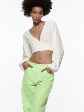 Zara White Textured V-Neck  Croppe Top Sz.L NWT